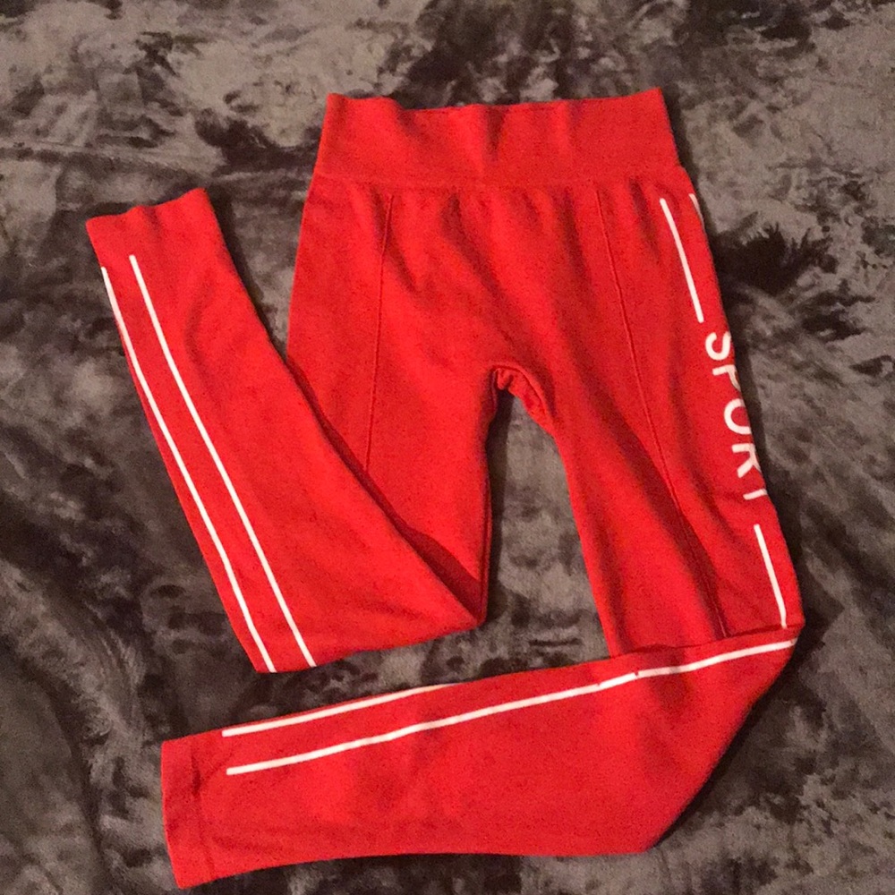 Sport workout leggings.